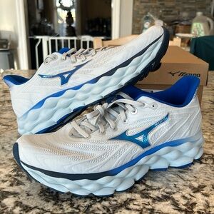 Mizuno Wave Sky 8, Men’s Size 10, Color Code 5WLB